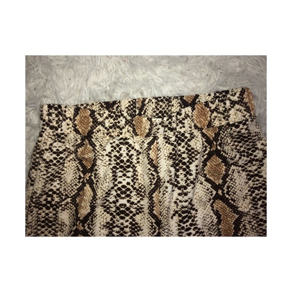 SHEIN Snakeskin Leggings - Picture 2 of 3